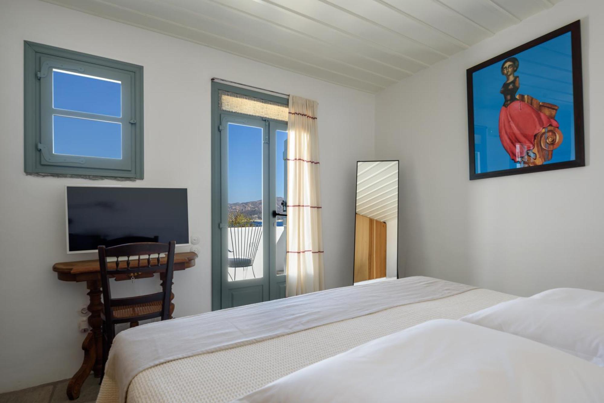 Mezzolovero Suites Kímolos 外观 照片