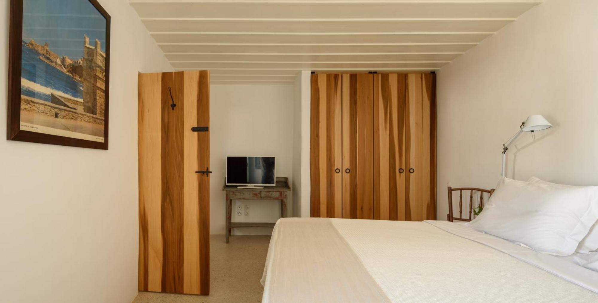 Mezzolovero Suites Kímolos 外观 照片