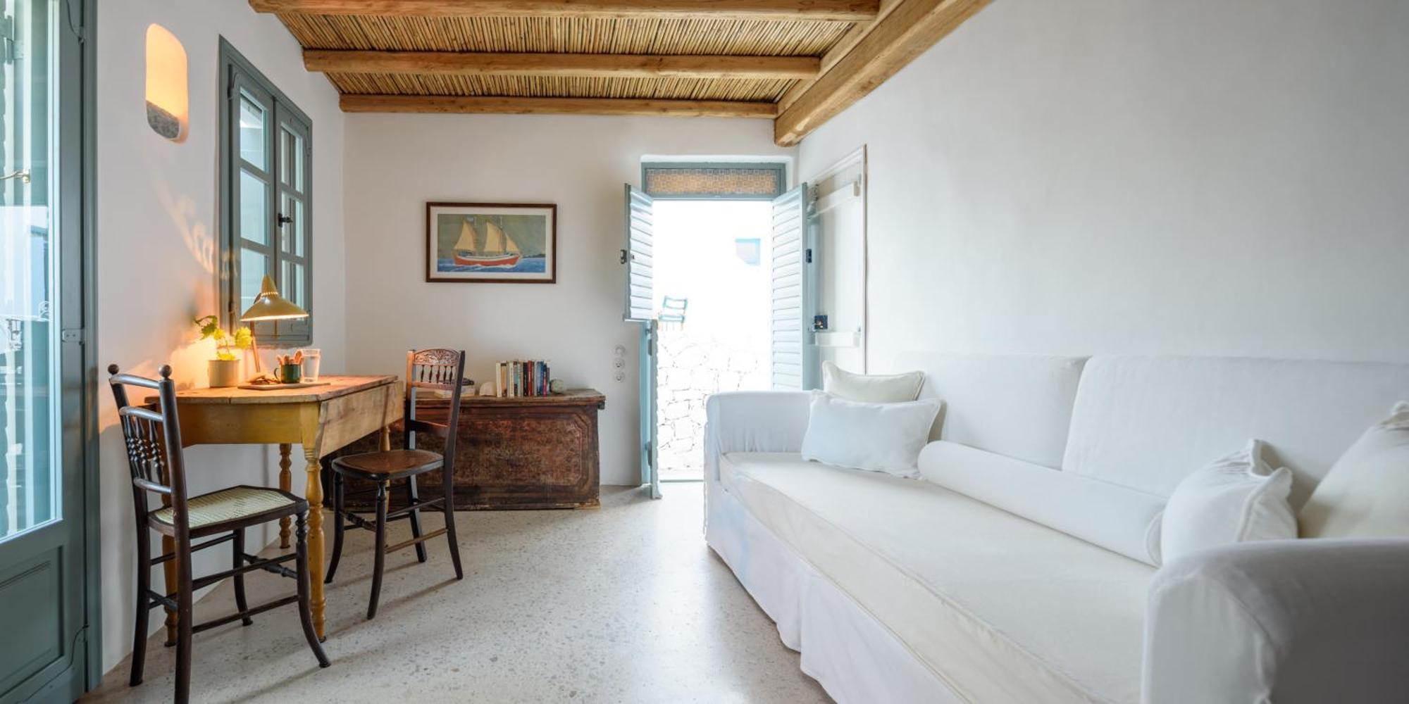 Mezzolovero Suites Kímolos 外观 照片
