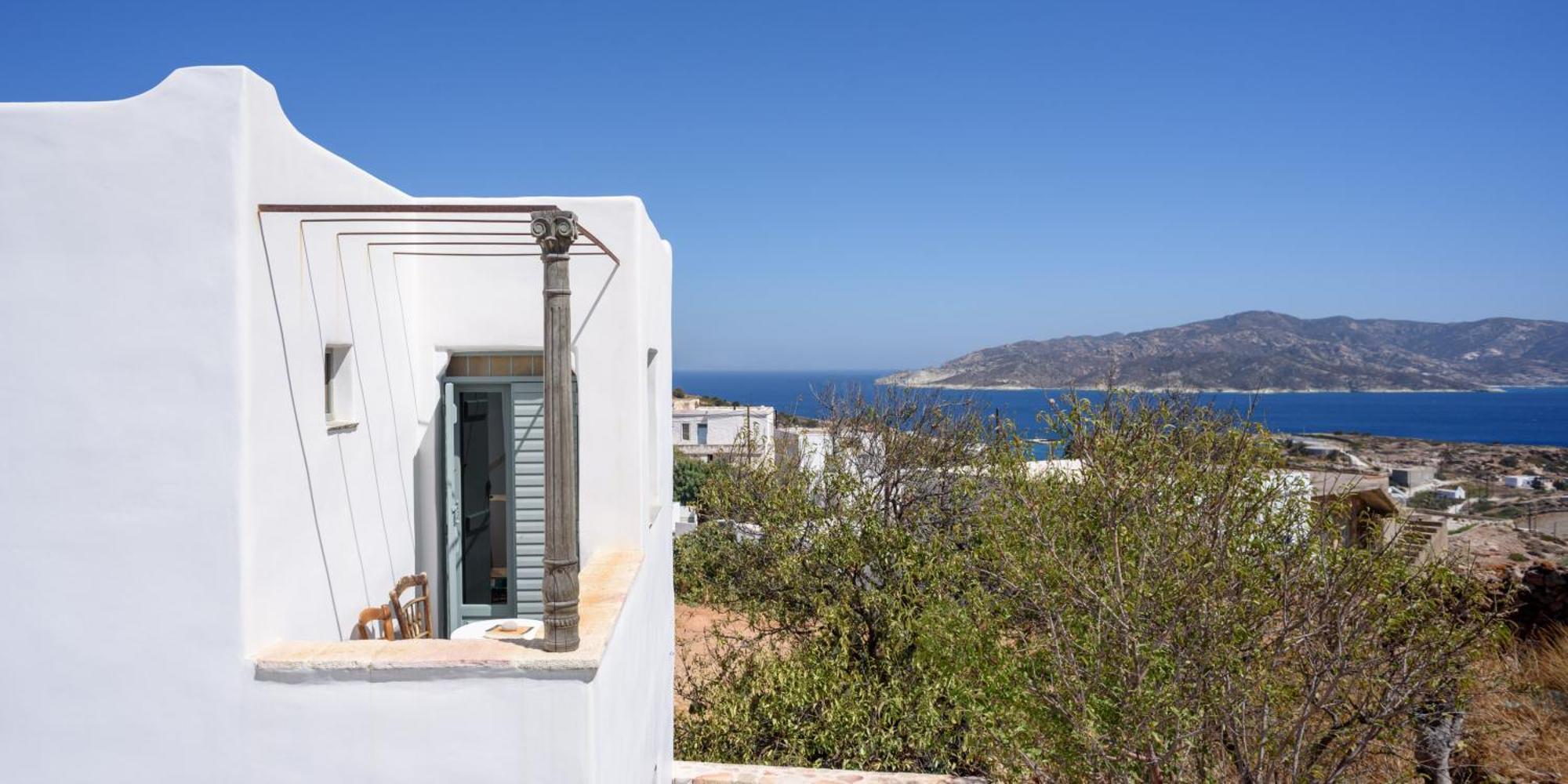 Mezzolovero Suites Kímolos 外观 照片
