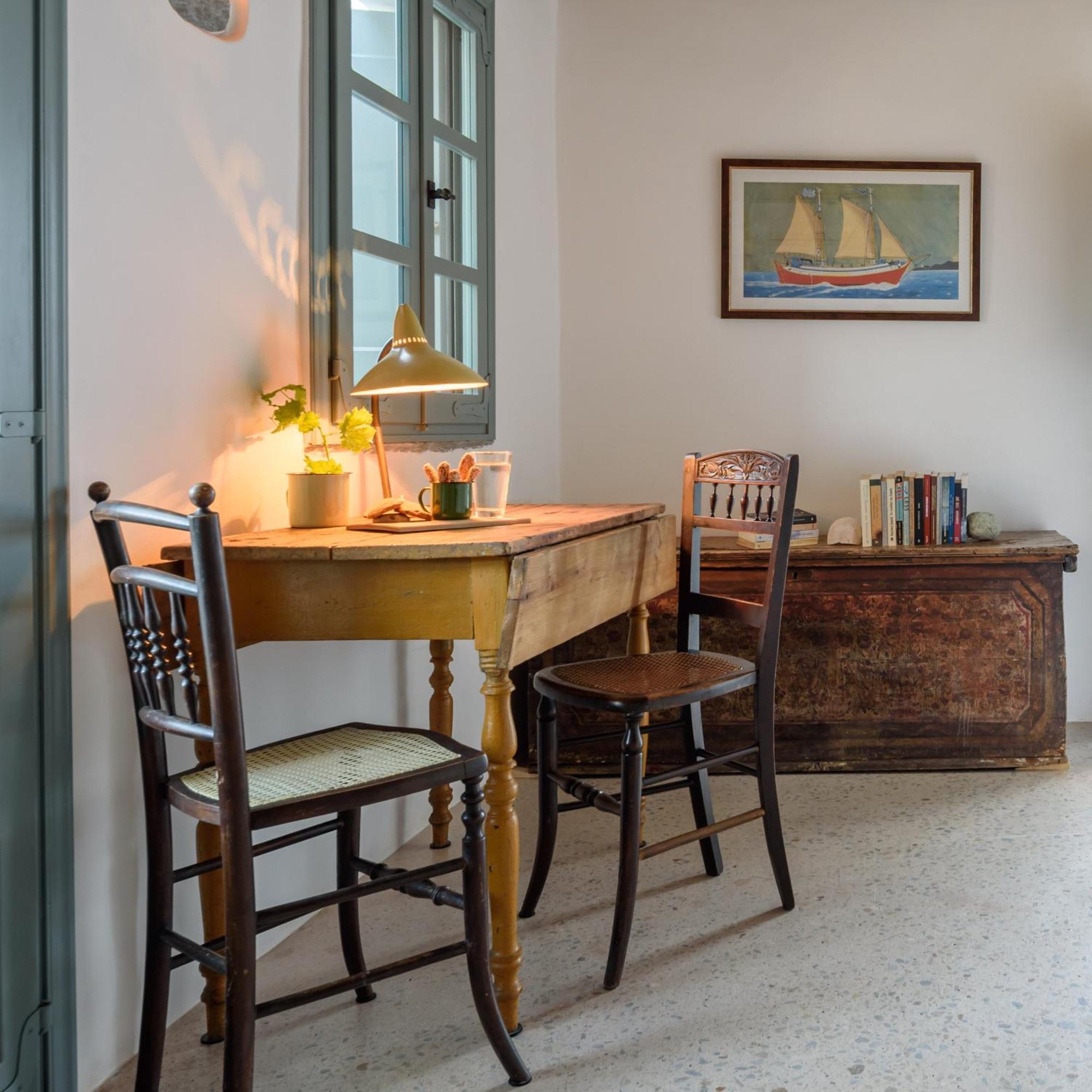 Mezzolovero Suites Kímolos 外观 照片