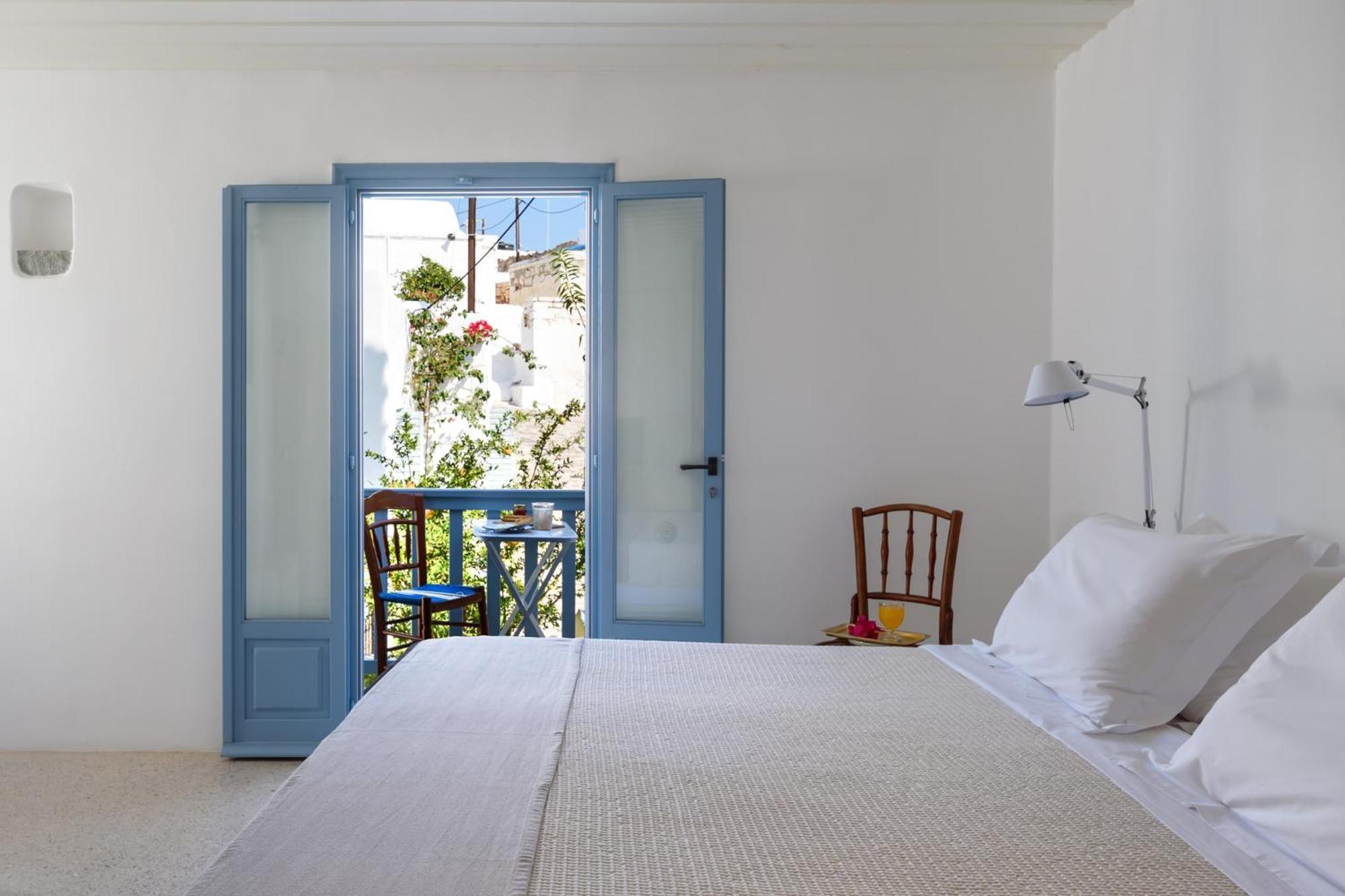 Mezzolovero Suites Kímolos 外观 照片