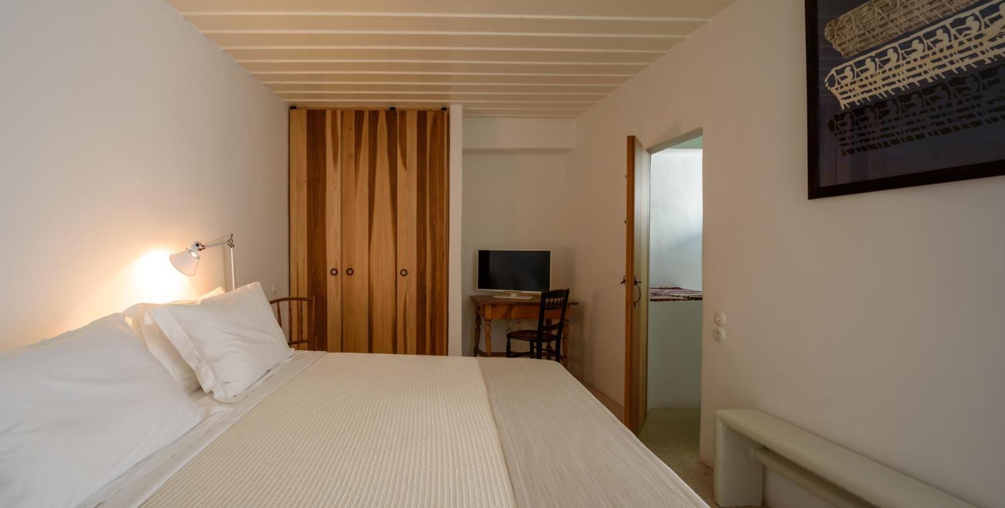 Mezzolovero Suites Kímolos 外观 照片