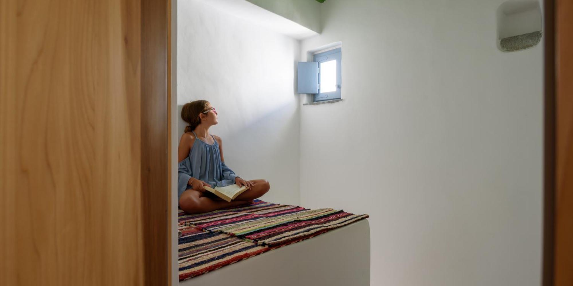 Mezzolovero Suites Kímolos 外观 照片