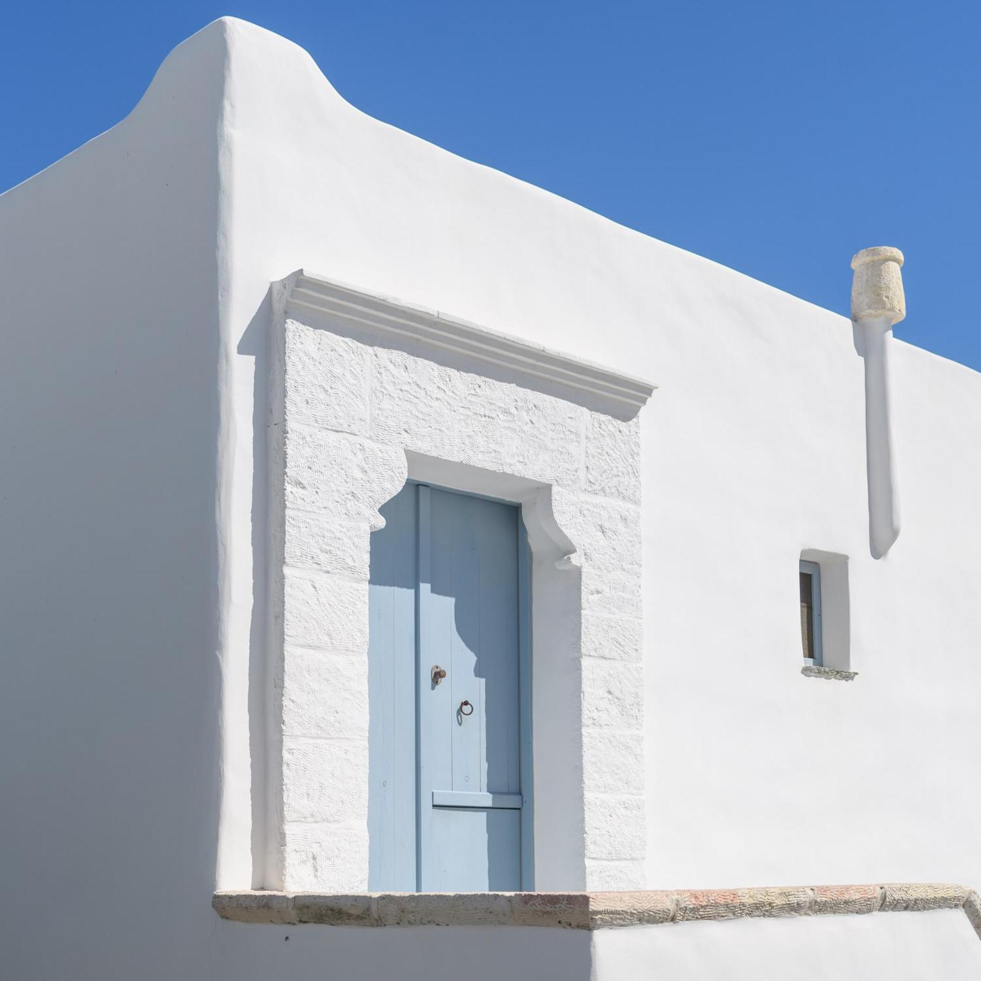 Mezzolovero Suites Kímolos 外观 照片